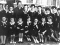5-ELEMENTARE-FEMMINILE-CON-LA-MAESTRA-FRANCA